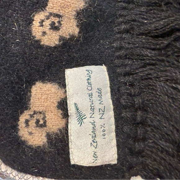 NEW ZEALAND NATURAL CLOTHING Scarf 100% NZ Made Rams Patten Narrow Fringed - Picture 7 of 7